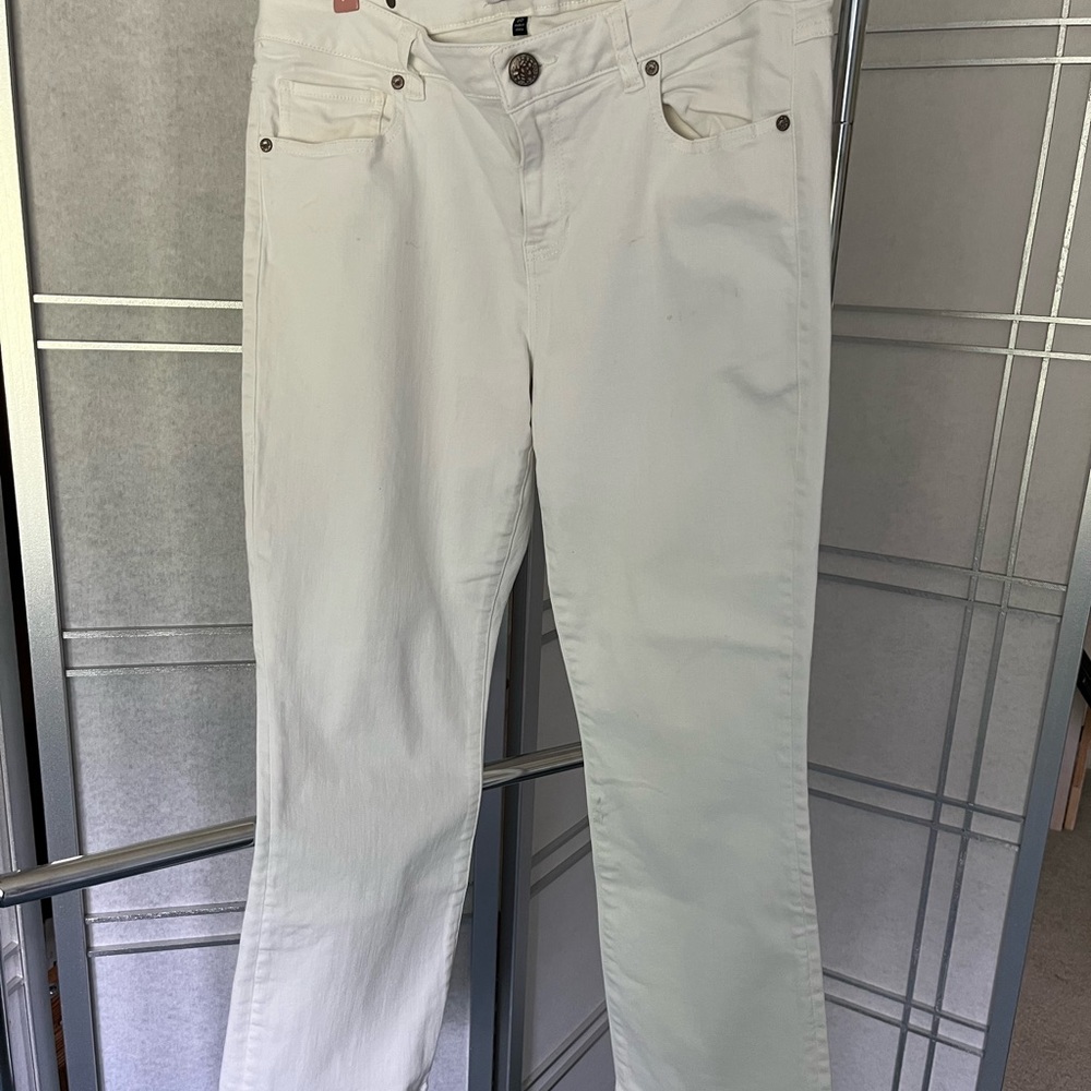 CAbi white jeans. Kick It Crop.  Size 10